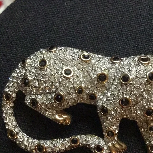 Vintage RARE signed SAL Swarovski pave crystal rhinestone gold leopard catbrooch